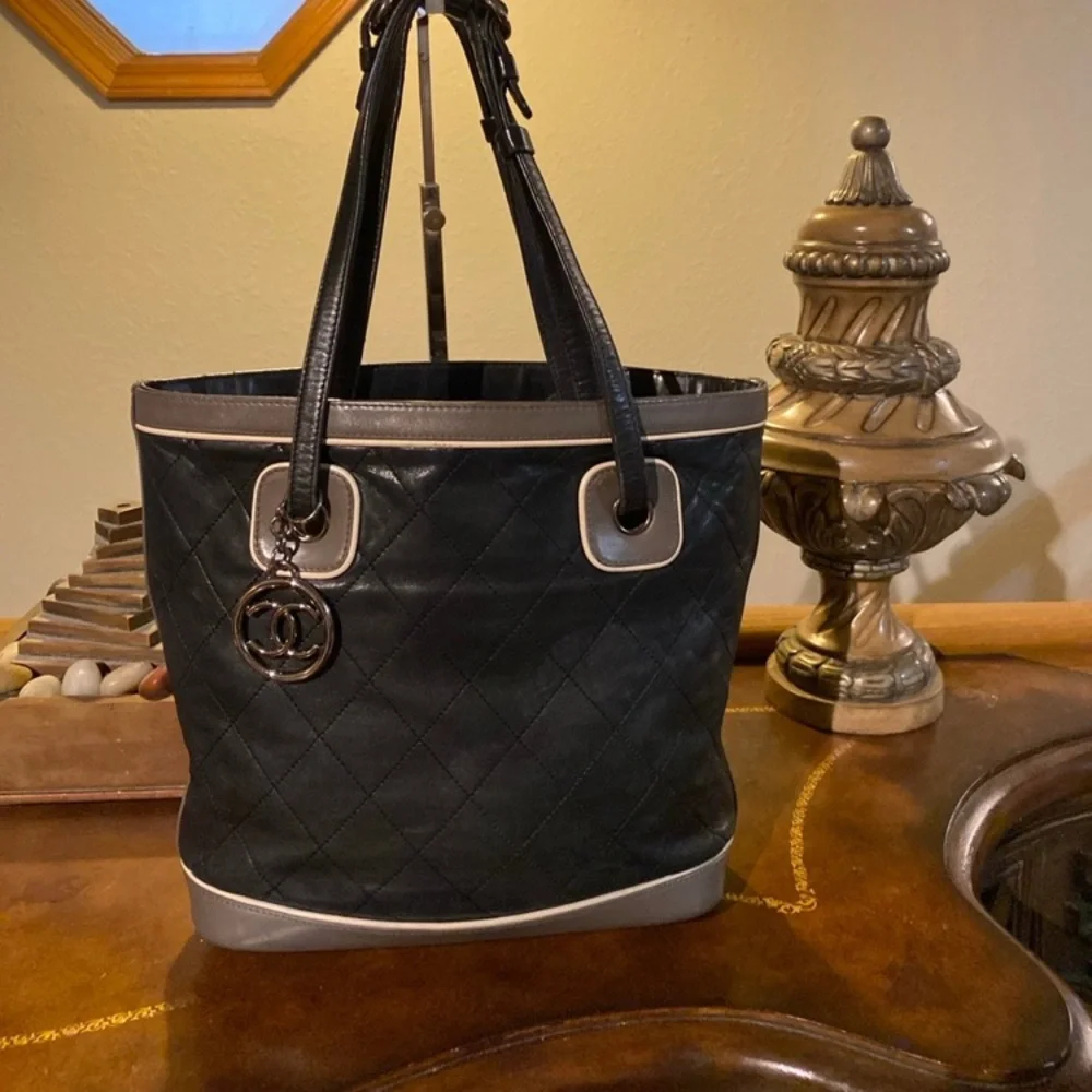 Chanel Black/Dark Gray vintage lambskin leather buckle/tote bag-silver hardware